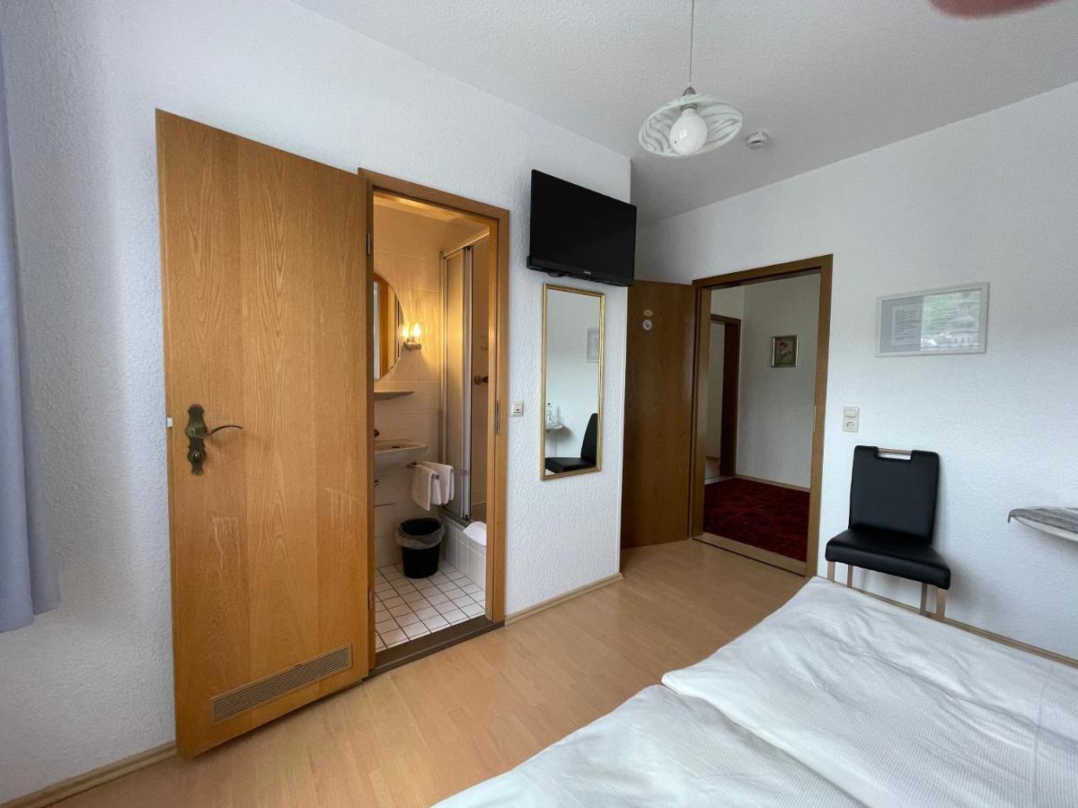 Hotel Und Gaestehaus Gute Quelle 코헴 외부 사진