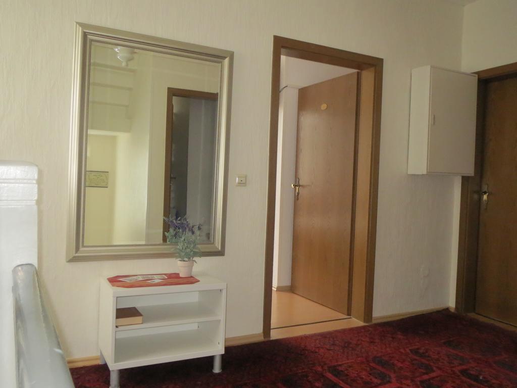 Hotel Und Gaestehaus Gute Quelle 코헴 외부 사진